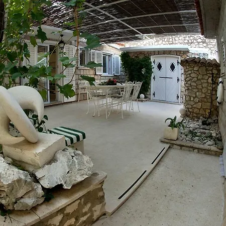 Villa Ni-na Boutique House With Terraces *